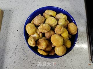 板栗山药炖鸡翅的做法步骤:2
