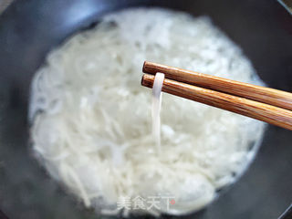 香菇煎蛋面的做法步骤:4