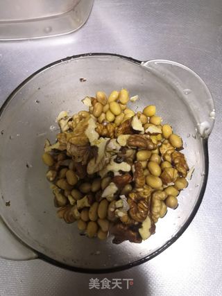 核桃豆浆的做法步骤:3