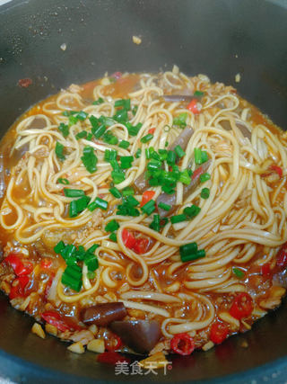 香辣肉末茄子焖面的做法步骤:16