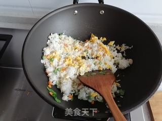 酱油炒饭的做法步骤：5