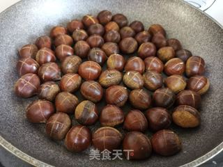 糖炒板栗的做法步骤:4