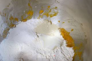 南瓜花卷的做法步骤:2