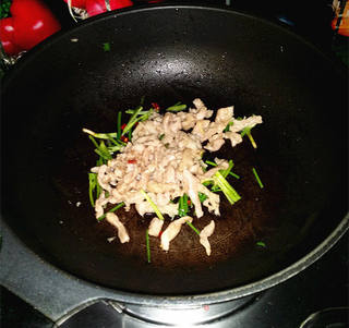 芫爆肉丝的做法步骤:9