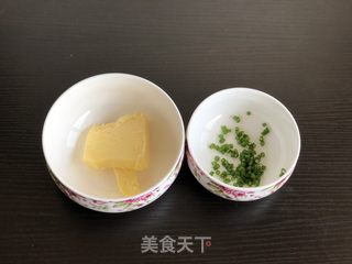 蒜香烤馍片的做法步骤：1