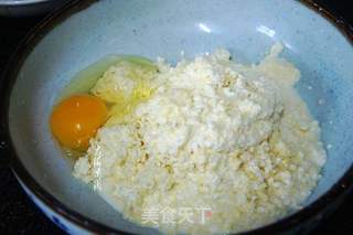 嫩玉米鸡蛋蔬菜饼的做法步骤:2