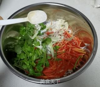 胡萝卜拌白菜心的做法步骤:7