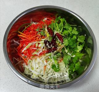 胡萝卜拌白菜心的做法步骤：12