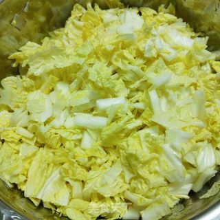 白菜肉馅饺子的做法步骤:5