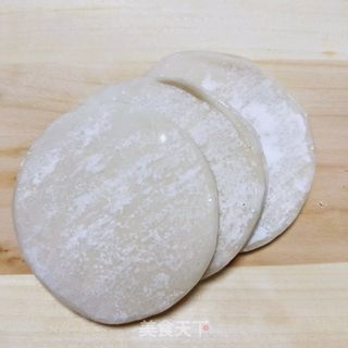 白菜肉馅饺子的做法步骤:7