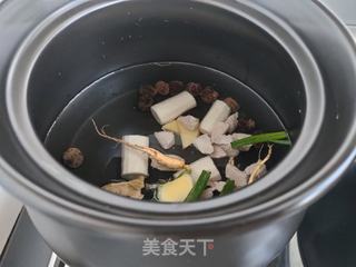 人参桂圆山药瘦肉汤的做法步骤：6