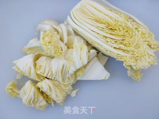 “白菜”砂锅白菜粉条炖肉的做法步骤：2