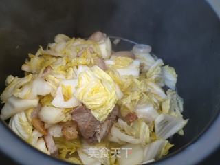 “白菜”砂锅白菜粉条炖肉的做法步骤：8