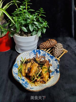 豆鼓焖鱿魚仔的做法步骤：7