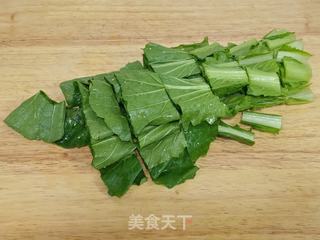 小白菜火腿疙瘩汤的做法步骤:2