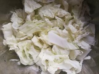 白菜炖土豆宽粉的做法步骤:2