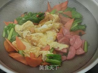火腿蔬菜炒鸡蛋的做法步骤：9