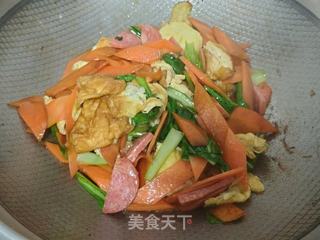 火腿蔬菜炒鸡蛋的做法步骤：10