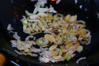 香辣毛豆米炒小鱼干的做法步骤:11