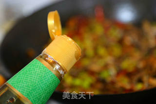 香辣毛豆米炒小鱼干的做法步骤:19