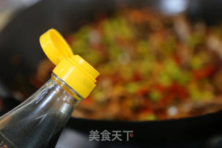 香辣毛豆米炒小鱼干的做法步骤:20