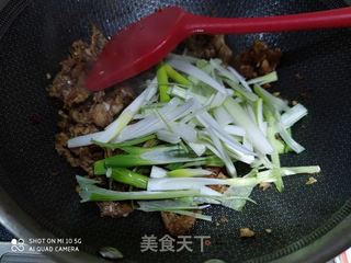 羊肉  葱爆羊肉的做法步骤：7