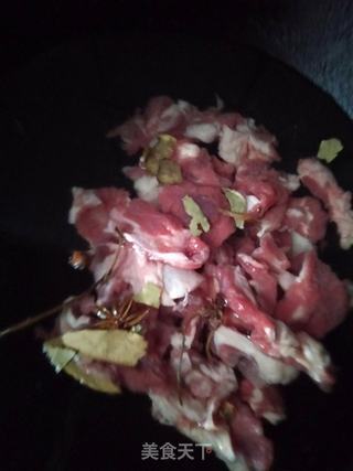 土豆炖牛腩的做法步骤:2