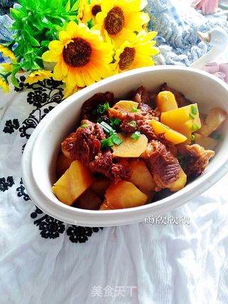 土豆炖牛腩的做法步骤:12