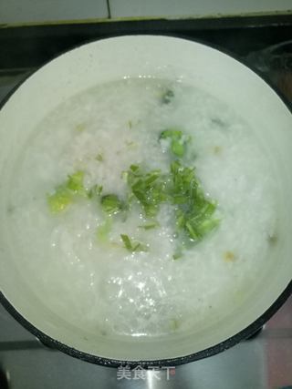 西蓝花巴沙鱼片粥的做法步骤:8