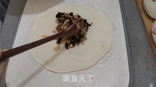 手抓饼版-蔬菜煎饼的做法步骤：2