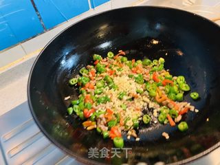 火麻仁肉末辣椒炒干豇豆的做法步骤：4