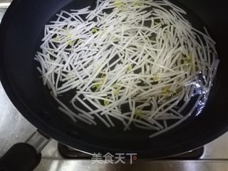 韩式泡菜猪肉煎饺的做法步骤:2