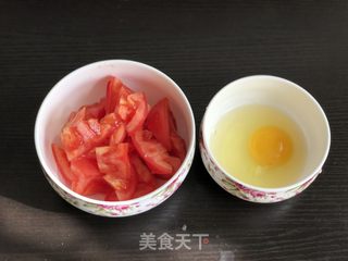 番茄鸡蛋面的做法步骤：1