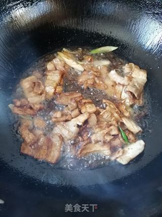 五花肉白菜香菇炖冻豆腐的做法步骤：4