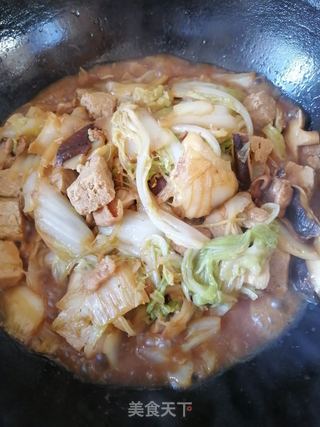 五花肉白菜香菇炖冻豆腐的做法步骤：10