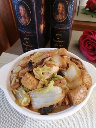 五花肉白菜香菇炖冻豆腐的做法步骤:12