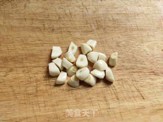 蒜香炒芥菜帮的做法步骤:2