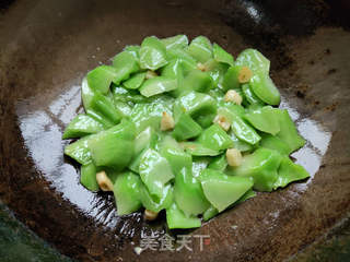 蒜香炒芥菜帮的做法步骤:7