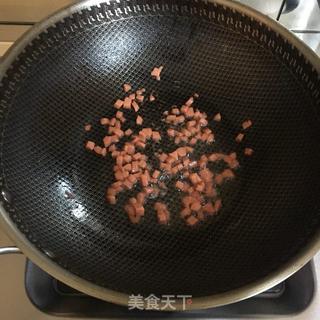 胡萝卜香菜炒饭的做法步骤：1