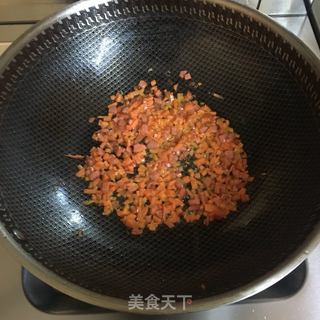 胡萝卜香菜炒饭的做法步骤：2