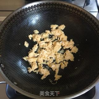 胡萝卜香菜炒饭的做法步骤：3