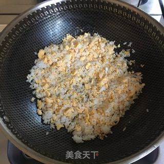 胡萝卜香菜炒饭的做法步骤：4