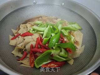 尖椒干豆腐的做法步骤:7