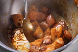 莲藕焖肉的做法步骤:5