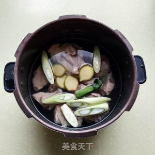 排骨炖大白菜的做法步骤:4
