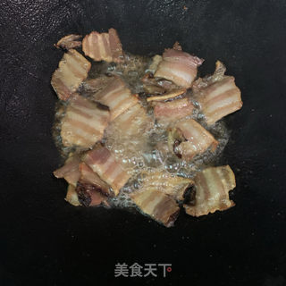 菜心炒腊肉的做法步骤：4