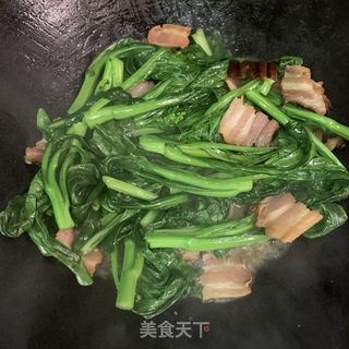 菜心炒腊肉的做法步骤：7