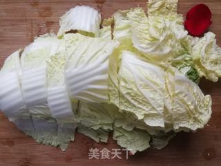 白菜人造肉炒水晶粉的做法步骤:2