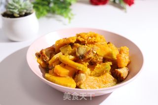 五花肉烧南瓜的做法步骤：1