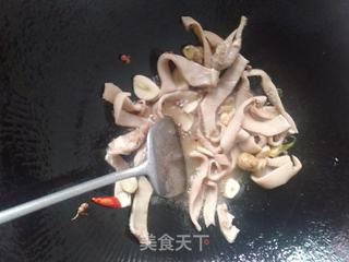 孜然泡椒爆羊肚的做法步骤:3